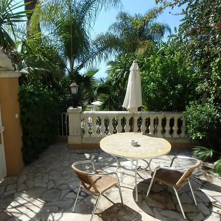 Veles 3* Cannes
