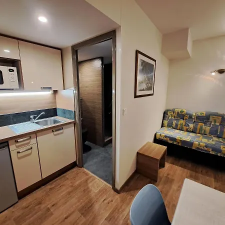 Apart Otel Veles Cannes
